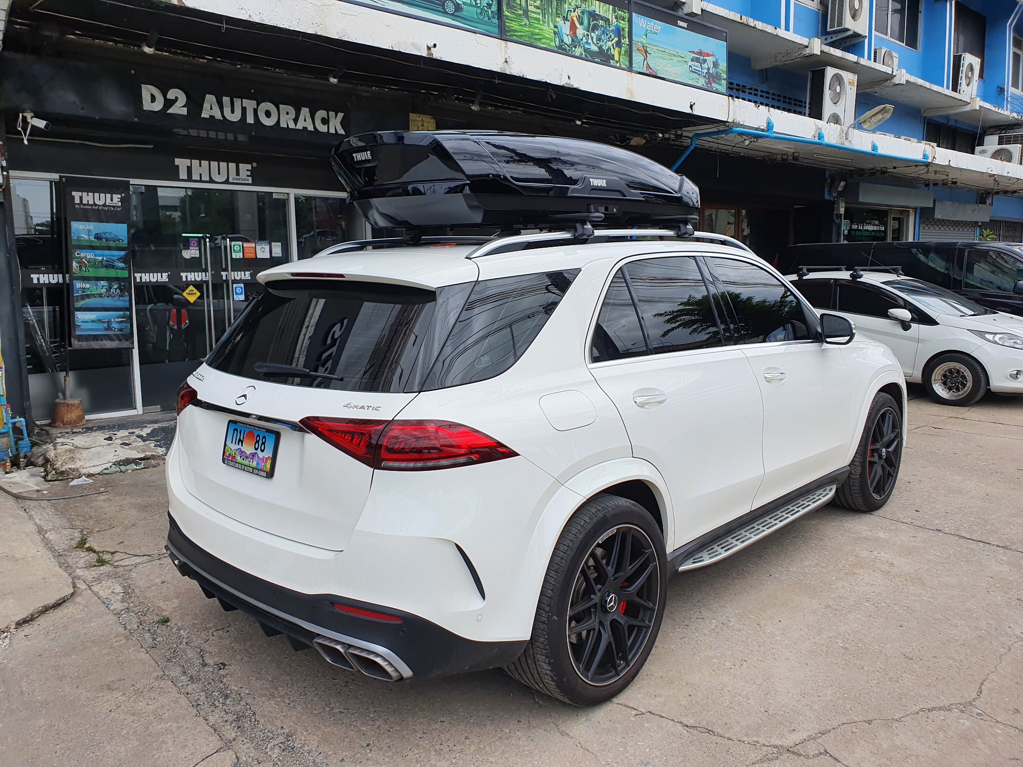 Benz GLE 300d ติดตั้ง roofbox THULE รุ่น Motion XT Size XL