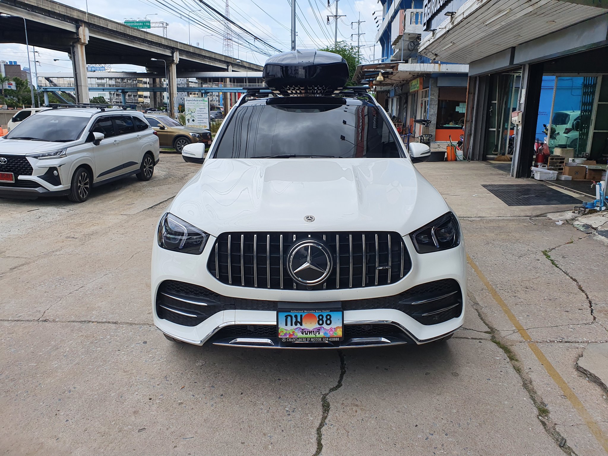 Benz GLE 300d ติดตั้ง กล่องสัมภาระบนหลังคา THULE Roofbox รุ่น Motion XT Size XL