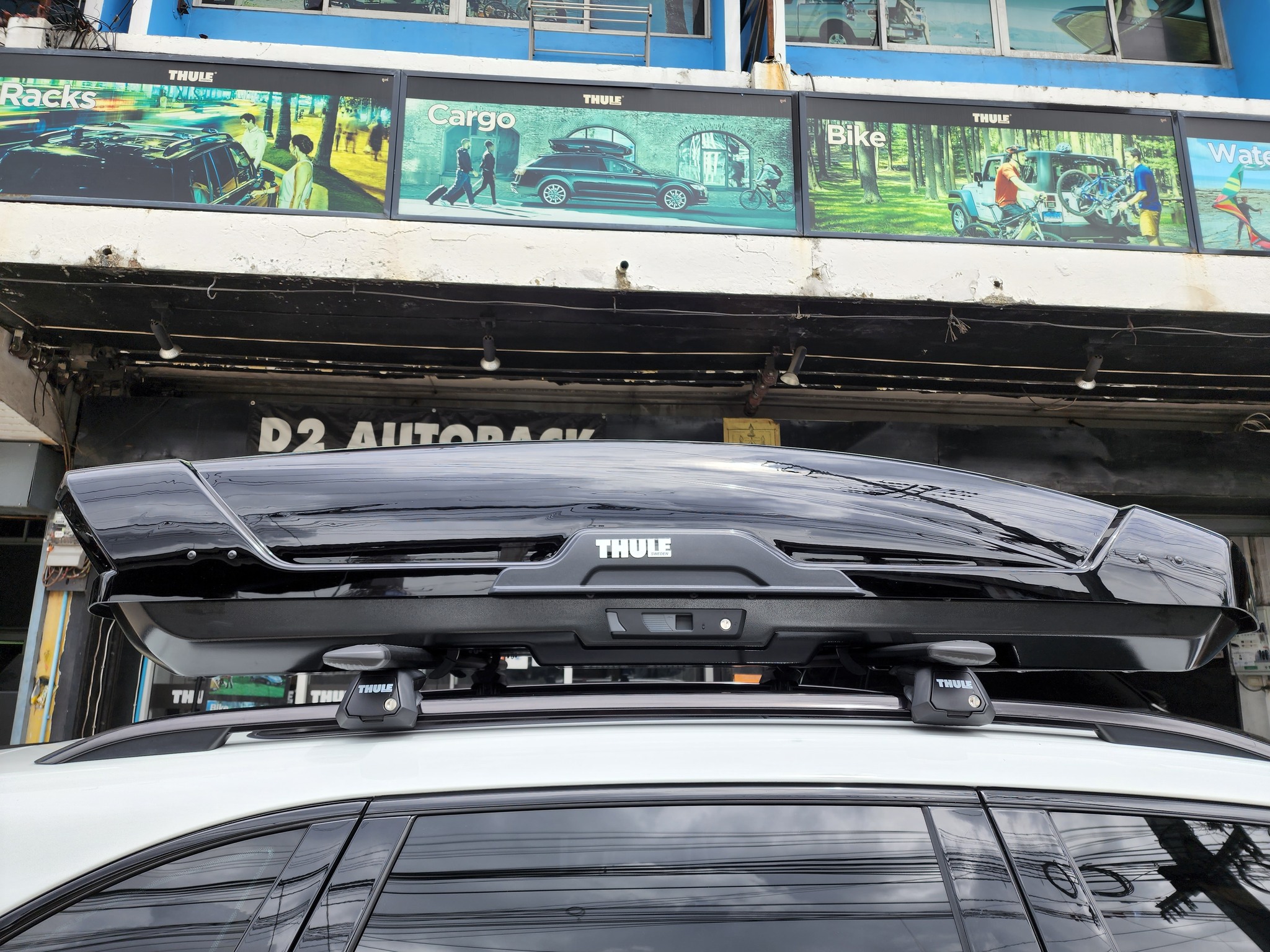 Porsche Cayenne ติดตั้ง ที่วางของบนหลังคารถ THULE Roofbox รุ่น Motion XT Size XL