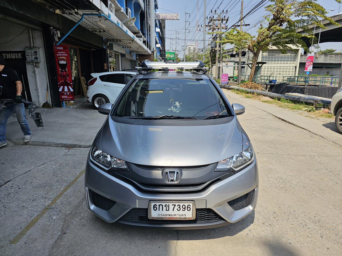 Honda Jazz ติดตั้ง แร็คหลังคารถ CARRYBOY Roofrack รุ่น CB550N 100x120 cm