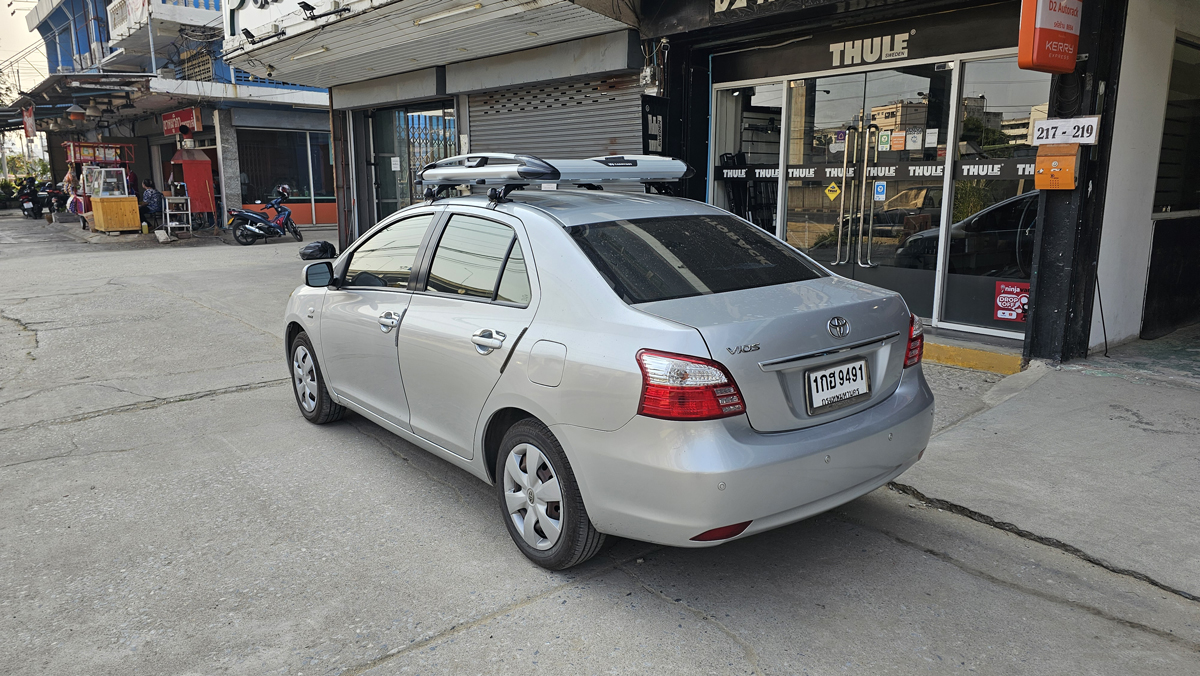 Toyota Vios ติดตั้ง แร็คหลังคาแครี่บอย CARRYBOY Roofrack รุ่น CB550N 100x120 cm