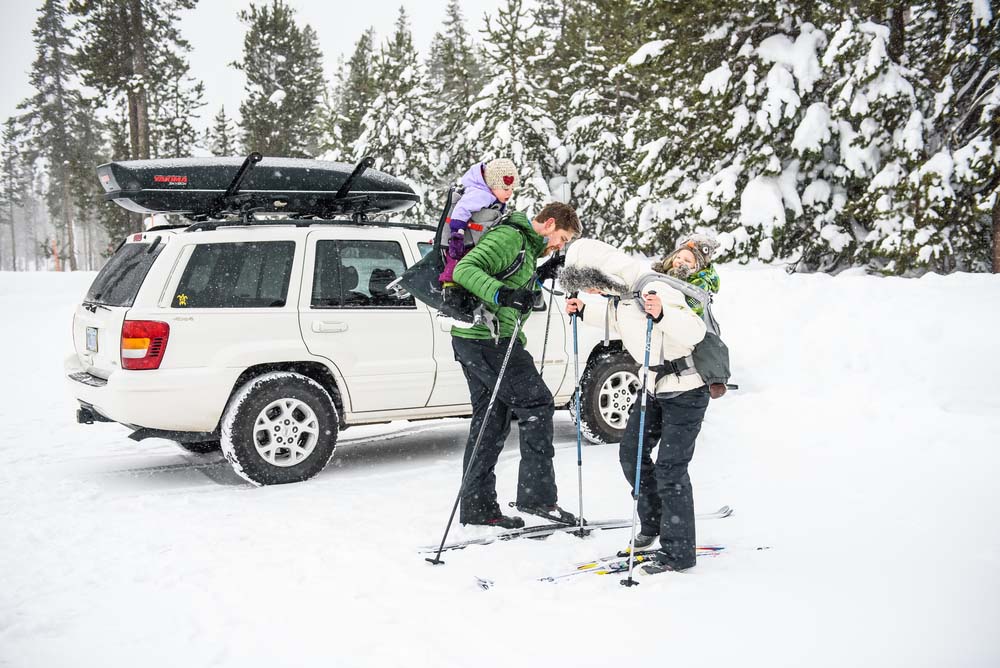 แร็คหลังคา ราคา กระเป๋าหลังคารถยนต์ Roofbox Yakima รุ่น Skybox 16 กล่องหลังคารถยนต์