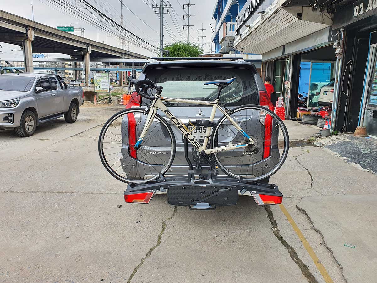 Mitsubishi Pajero ติดตั้ง แร็คจักรยานท้ายรถ thule bikerack รุ่น Easyfold 933