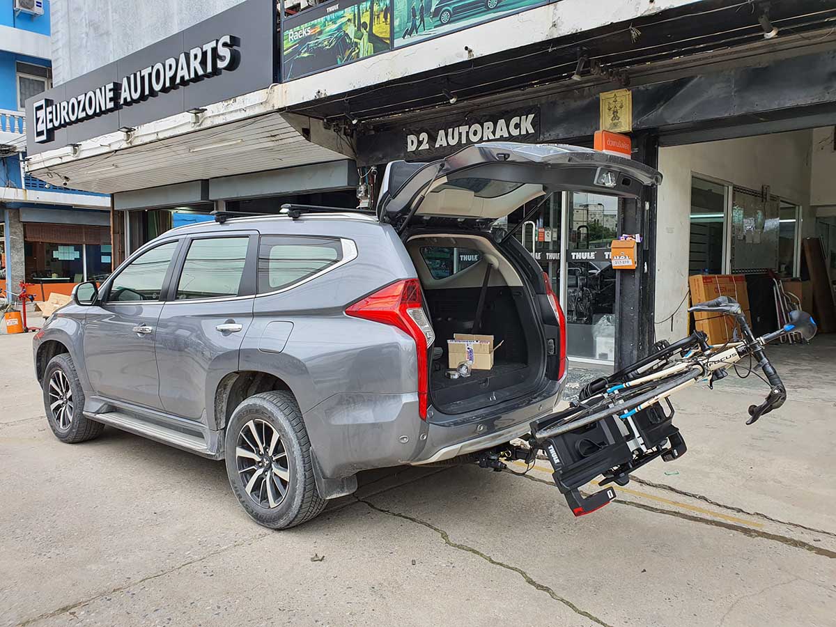 Mitsubishi Pajero ติดตั้ง แร็คบรรทุกจักรยานท้ายรถ thule bikerack รุ่น Easyfold 933