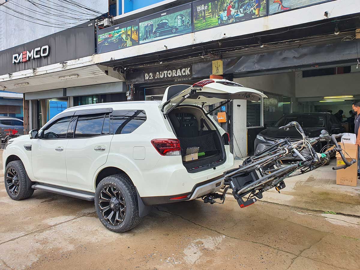 Nissan Terra ติดตั้ง แร็คจักรยานท้ายรถมือสอง thule bikerack รุ่น Easyfold 933