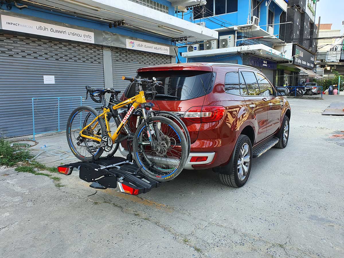 Ford Everest ติดตั้ง แร็คจักรยาน thule bikerack รุ่น Easyfold 934