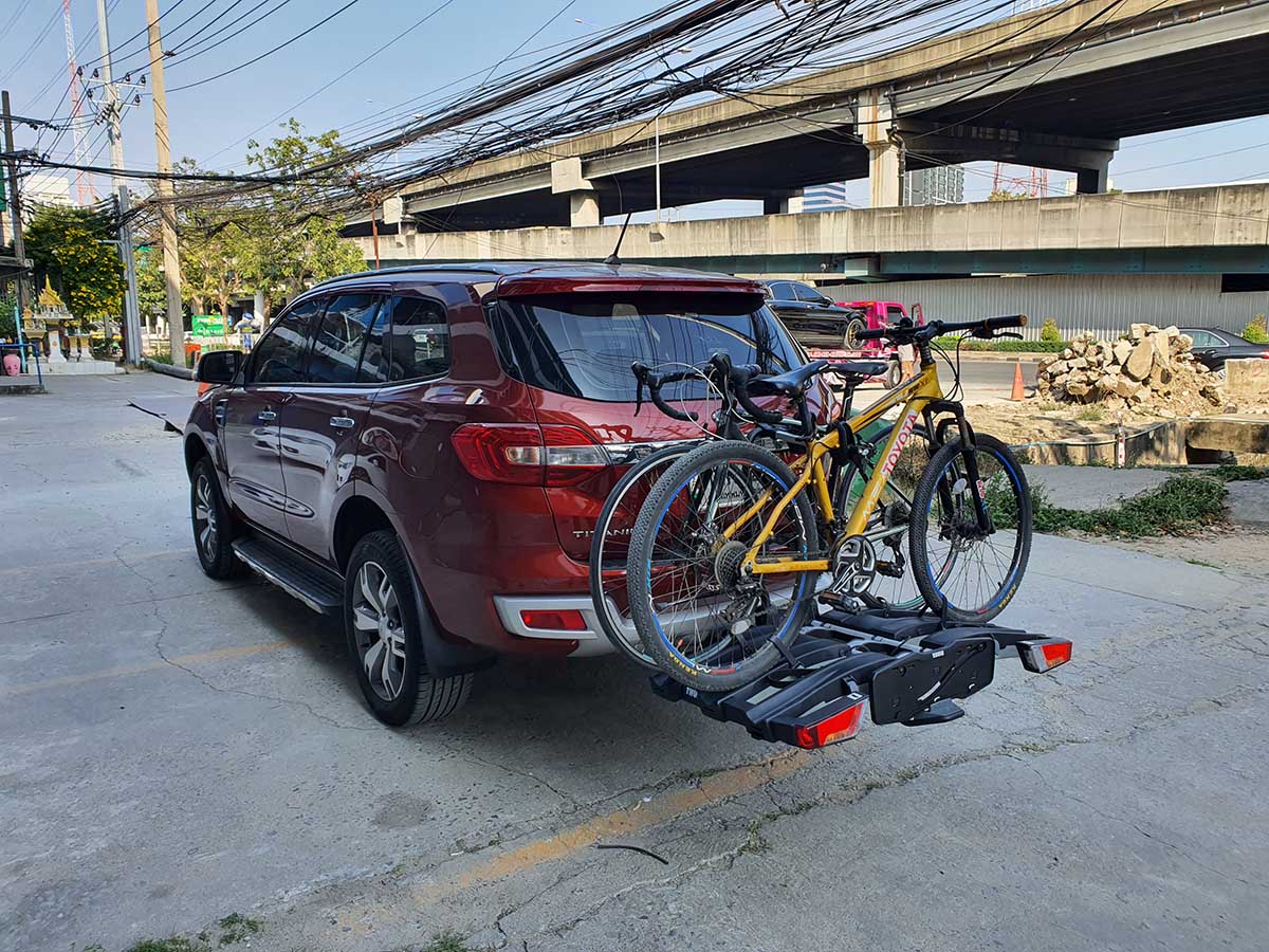 Ford Everest ติดตั้ง rackจักรยานท้ายรถ thule bikerack รุ่น Easyfold 934