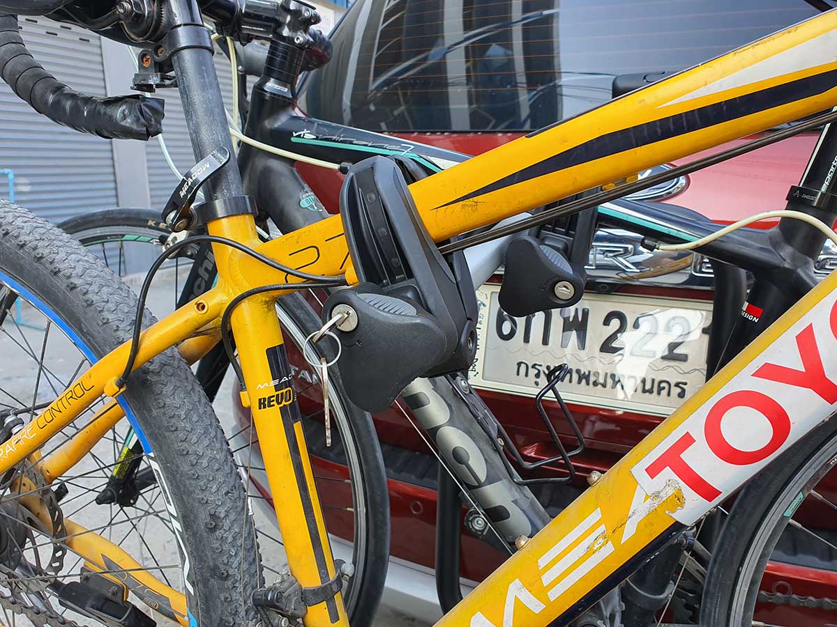 Ford Everest ติดตั้ง ที่ใส่จักรยานท้ายรถ thule bikerack รุ่น Easyfold 934
