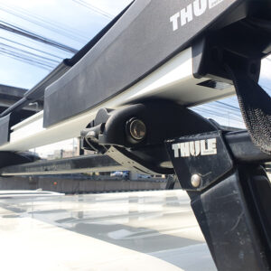 แร็คหลังคารถยนต์ Thule Rain Gutters ประกอบด้วย ชุดขาจับแร็ค thule 953 + ชุดคานขวาง thule squarebar แร็คหลังคารถกระบะ แร็คจักรยานรถเก๋ง ทูเล่ แร็คหลังคาsuv