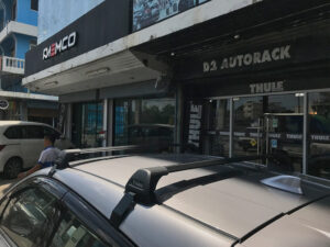 ติดแร็คหลังคา YAKIMA Normal Roof รุ่น Flush Bar NR01 ประกอบด้วย ชุดขาจับแร็ค YAKIMA + ชุดคานขวาง ครบชุด tatumrack thuleมือสอง ยากิมา ใส่แร็คหลังคา โรบาร์แร็คหลังคา