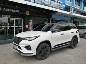 แร็คหลังคาอลูมิเนียม YAKIMA Flush Rail รุ่น Through Bar FH02 ประกอบด้วย ชุดขาจับแร็ค YAKIMA + ชุดคานขวาง ครบชุด แร็คหลังคาTHULE ราคา ขาจับแร็คหลังคา