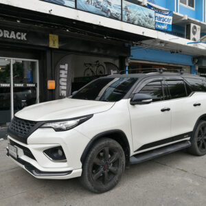 แร็คหลังคาอลูมิเนียม YAKIMA Flush Rail รุ่น Through Bar FH02 ประกอบด้วย ชุดขาจับแร็ค YAKIMA + ชุดคานขวาง ครบชุด แร็คหลังคาTHULE ราคา ขาจับแร็คหลังคา