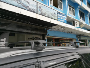 ราวหลังคารถเก๋ง แร็คหลังคาYAKIMA Flush Rail รุ่น Through Bar FH02 ประกอบด้วย ชุดขาจับแร็ค YAKIMA + ชุดคานขวาง ครบชุด ราวหลังคา ขาจับคานขวาง