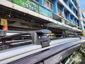 ขายึดแร็คหลังคา YAKIMA Flush Rail รุ่น Through Bar FH02 ประกอบด้วย ชุดขาจับแร็ค YAKIMA + ชุดคานขวาง ครบชุด แร็คจักรยานกระบะไม่ถอดล้อ rackหลังคารถ ยากิมา THULE thailand