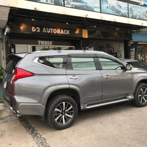 แร็คจักรยานท้ายรถthule แร็คหลังคามือสอง YAKIMA Fix Point รุ่น Through Bar FP02 ประกอบด้วย ชุดขาจับแร็ค YAKIMA + ชุดคานขวาง ครบชุด ขายแร็คจักรยานท้ายรถ คานแร็คหลังคา