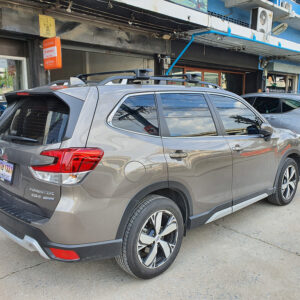 คานแร็คหลังคา YAKIMA Roof Rail รุ่น Through Bar FR02 ประกอบด้วย ชุดขาจับแร็ค YAKIMA + ชุดคานขวางครบชุด แร็คหลังคามือสอง โรบาร์หลังคา เอสซีอาร์ ร้านขายแร็คหลังคามือสอง