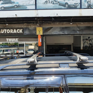 ติดแร็คหลังคา YAKIMA Roof Rail รุ่น Through Bar FR02 ประกอบด้วย ชุดขาจับแร็ค YAKIMA + ชุดคานขวางครบชุด tatumrack thuleมือสอง เอสซีอาร์ ใส่แร็คหลังคา โรบาร์แร็คหลังคา