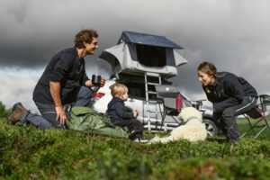 เต็นท์บนหลังคารถ รุ่น THULE Tepui Explorer Ayer 2 สำหรับ ไปท่องเที่ยวกับครอบครัว